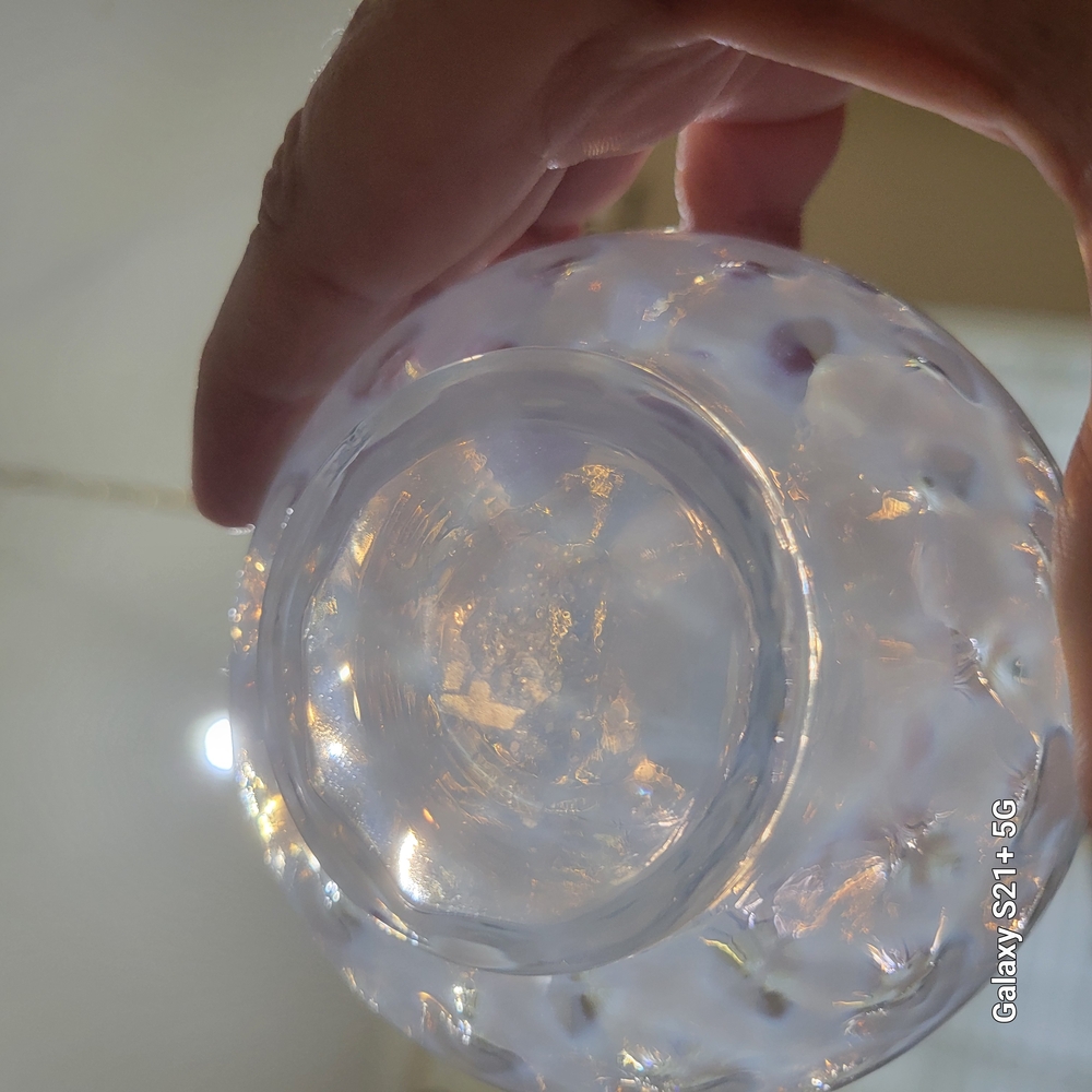 Elegant Glass Vase with Pink Rim - Picture 3 of 7
